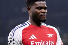 Uzi新星重要助攻表现突出，阿森纳前途光明！热度持续攀升(uzi在哪几个战队待过)